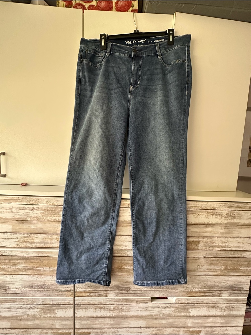 💙 WallFlower Curvy Super High Rise Bootcut Jeans 16W Medium Wash Stretch